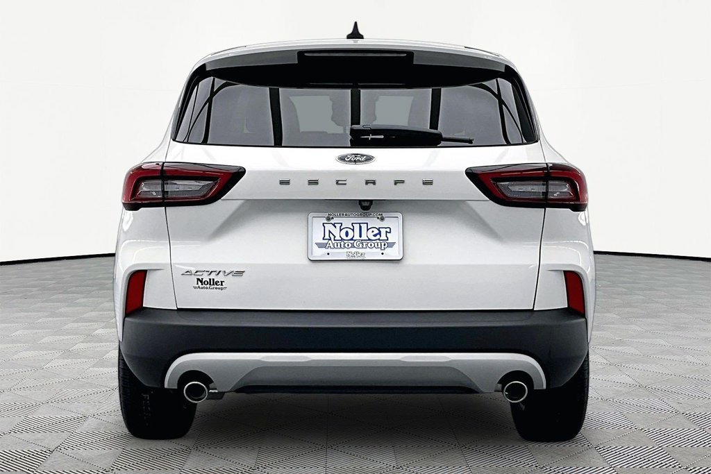 Certified 2023 Ford Escape Active w/ Cold Weather Package FWD image 4