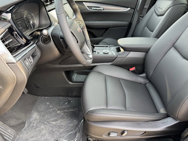 New 2025 Cadillac XT6 Luxury image 5