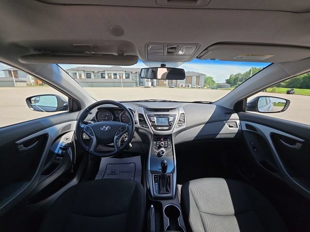 Used 2015 Hyundai Elantra SE w/ Option Group 03 FWD image 26