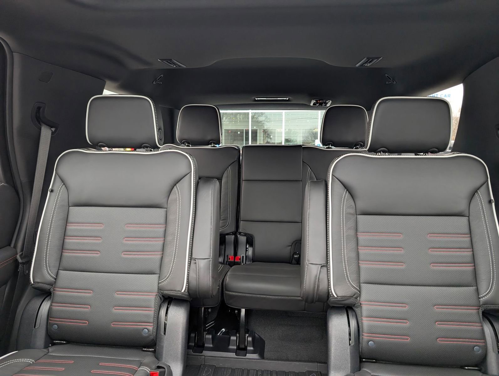 Certified 2025 GMC Yukon AT4 Ultimate w/ LPO, Floor Liner Package image 32