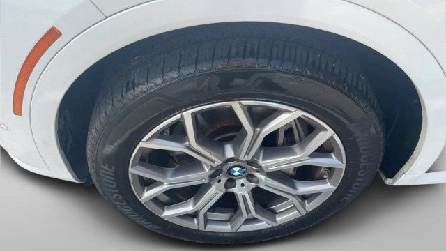 Used 2023 BMW X7 xDrive40i AWD/4WD image 6