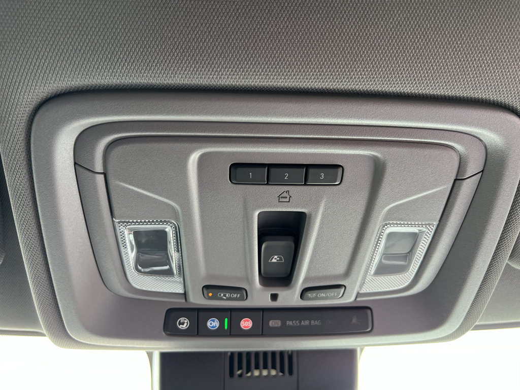 New 2025 GMC Sierra 3500 SLT w/ SLT Premium Package image 32