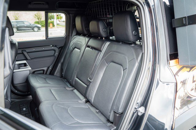 Used 2023 Land Rover Defender 110 S image 88