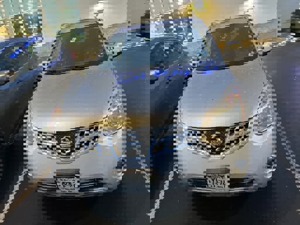 Used 2011 Nissan Rogue SV w/ SL Pkg image 2