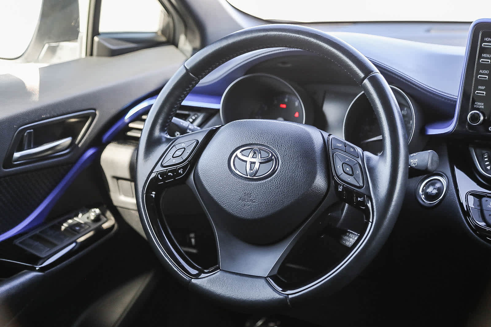 Certified 2020 Toyota C-HR XLE FWD image 16