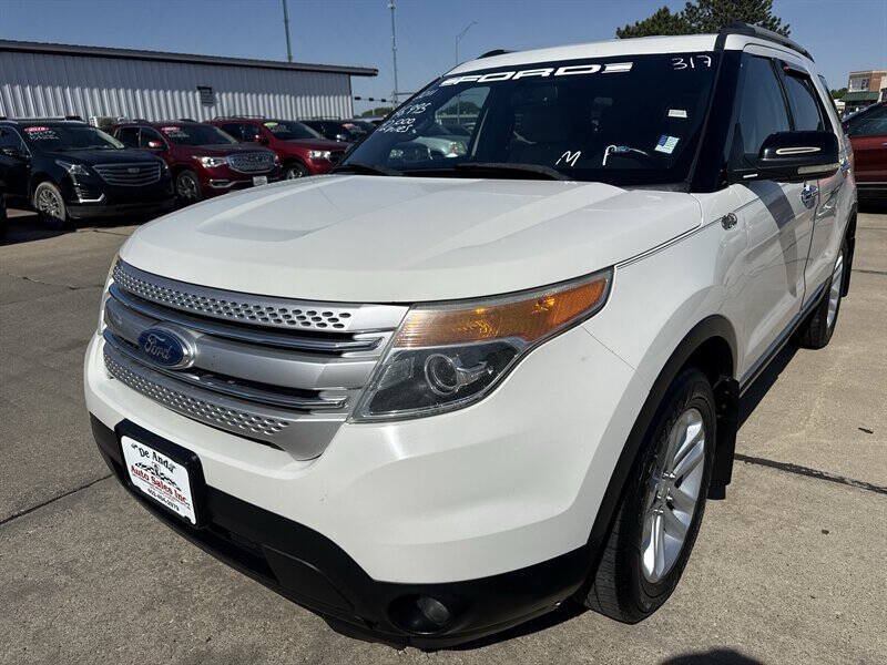 Used 2011 Ford Explorer XLT w/ 202A Rapid Spec Order Code AWD/4WD image 1