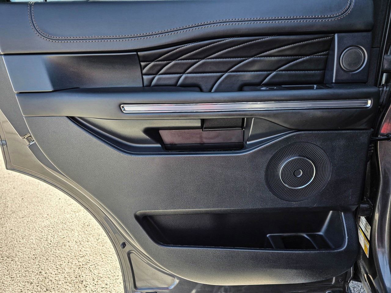 Used 2020 Ford Expedition Platinum image 31