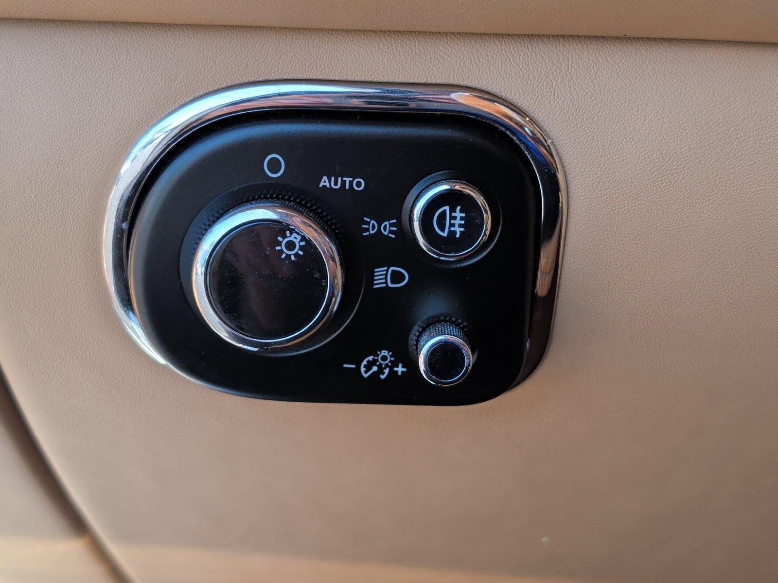 Used 2017 Bentley Mulsanne RWD image 25