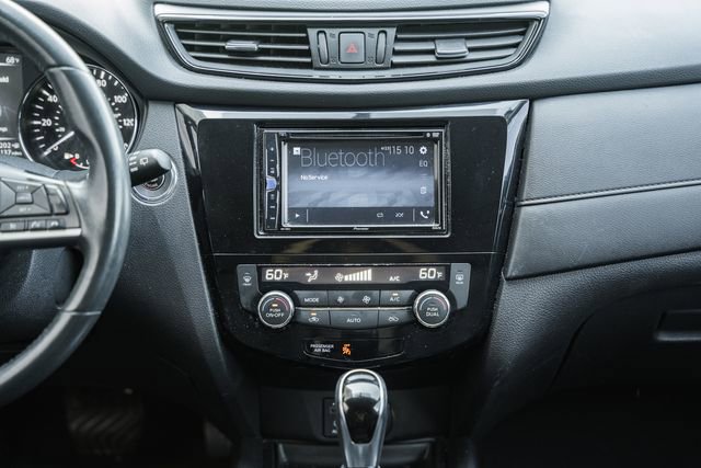 Used 2017 Nissan Rogue SV w/ Midnight Edition Package AWD/4WD image 26
