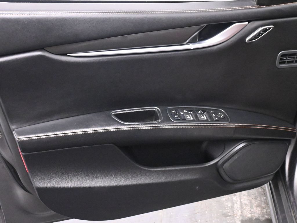 Used 2017 Maserati Ghibli RWD image 13