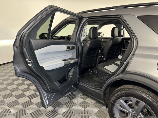 Used 2023 Ford Explorer XLT w/ XLT Sport Appearance Package image 35