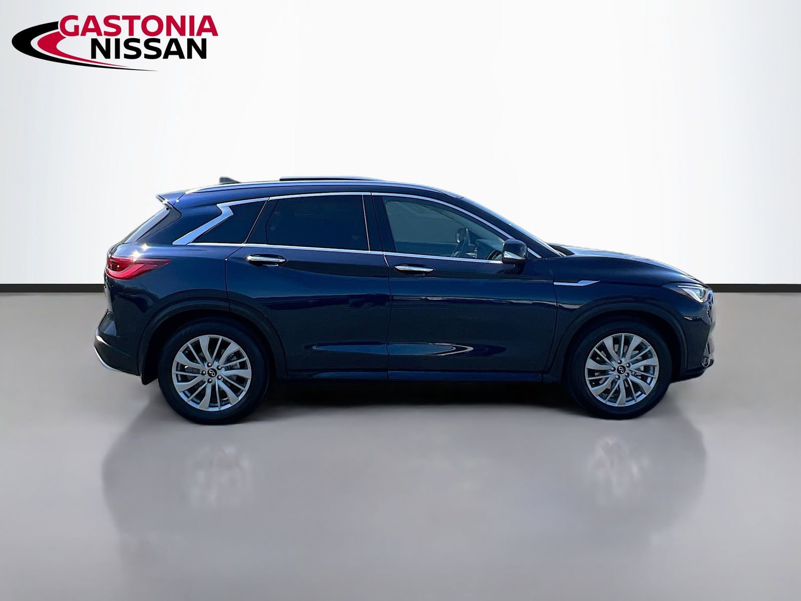Used 2023 INFINITI QX50 Luxe image 10