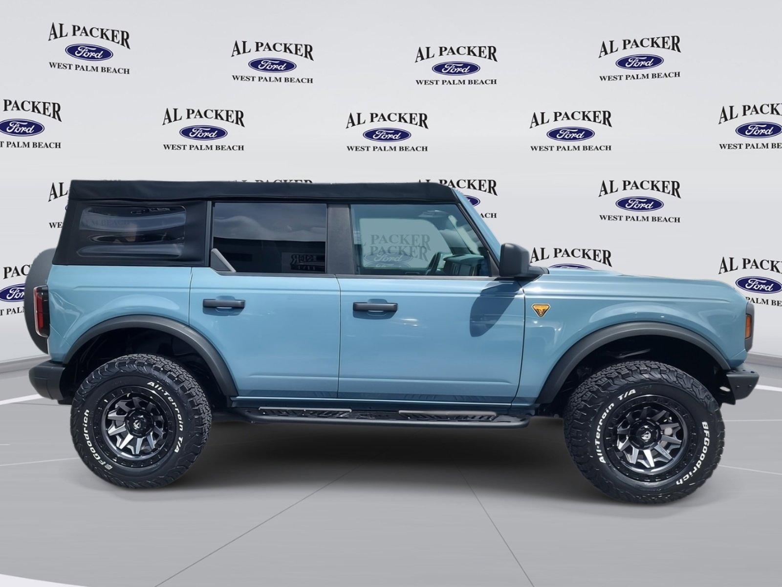 Used 2022 Ford Bronco Badlands image 6
