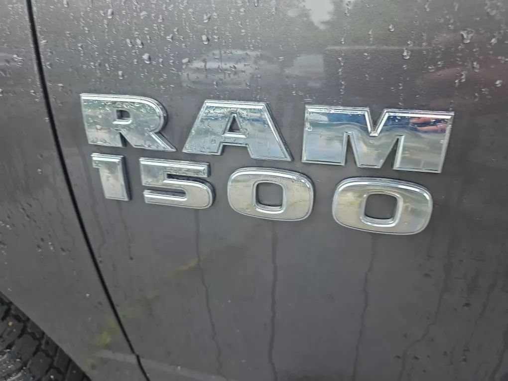 Used 2018 RAM 1500 Express AWD/4WD image 17