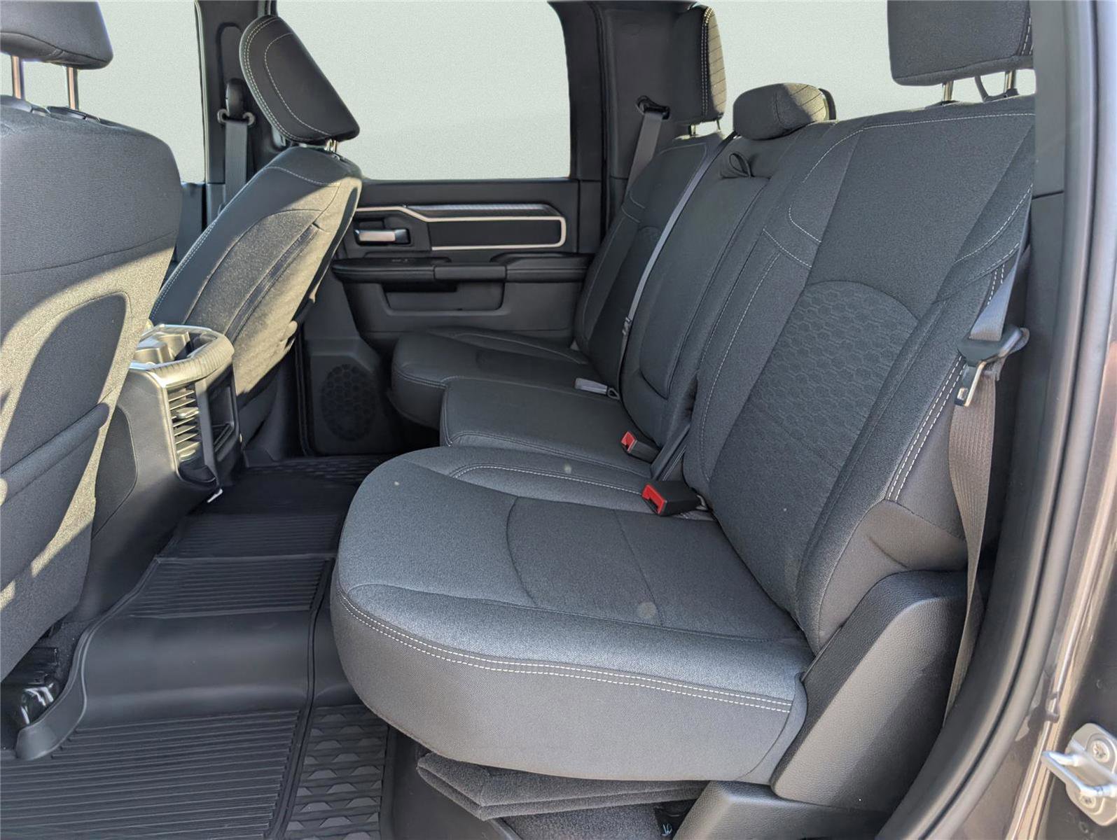 New 2025 RAM 2500 Big Horn AWD/4WD image 32