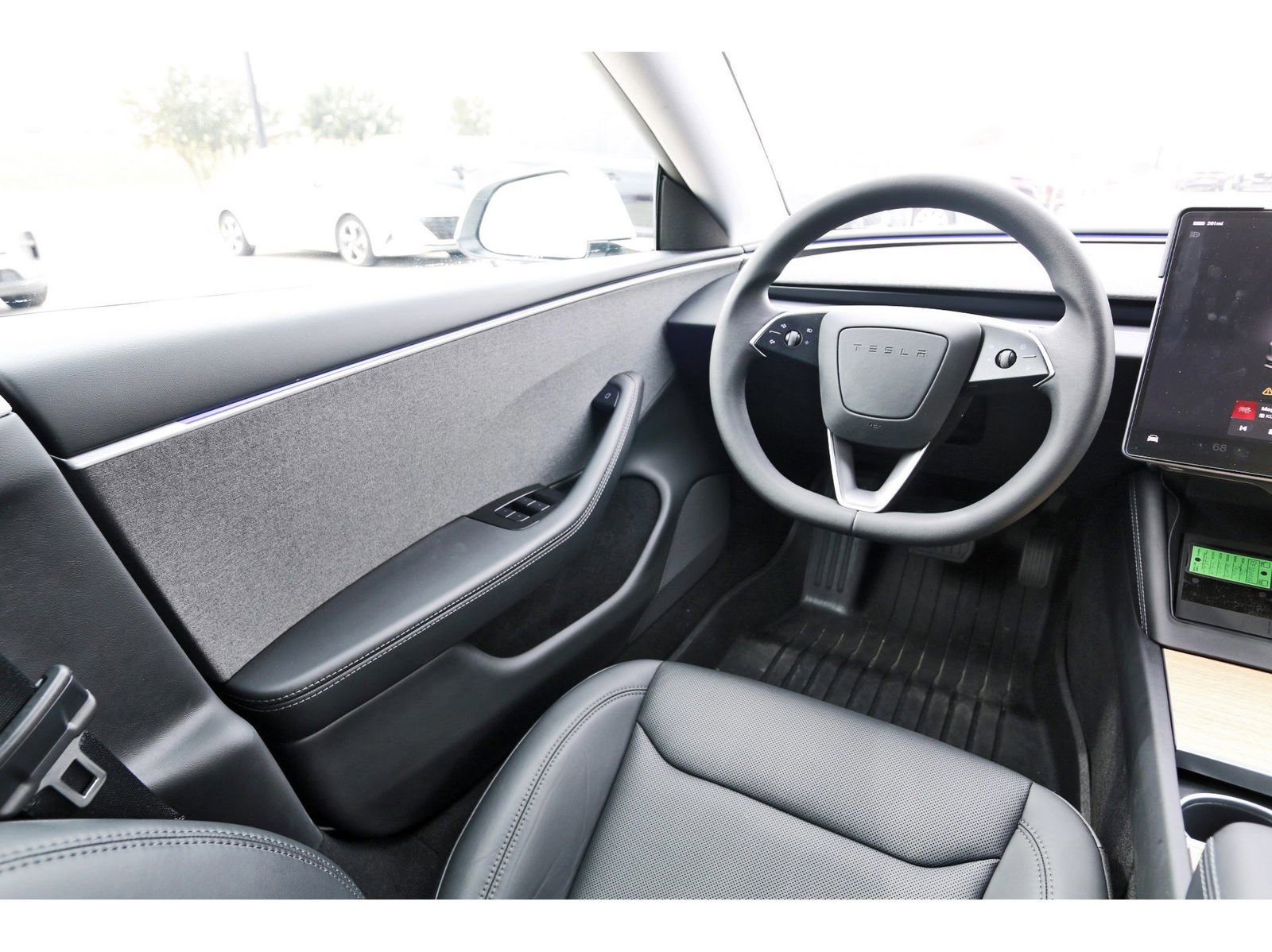 Used 2024 Tesla Model 3 Standard Range image 10