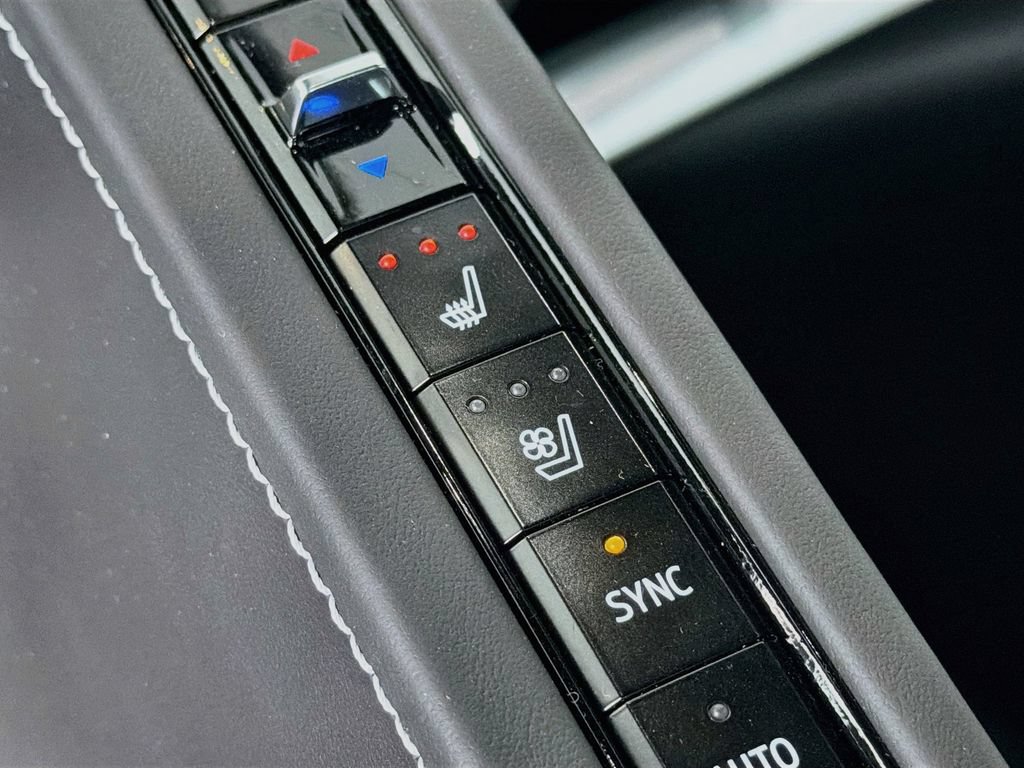 Used 2025 Chevrolet Corvette Z06 RWD image 21