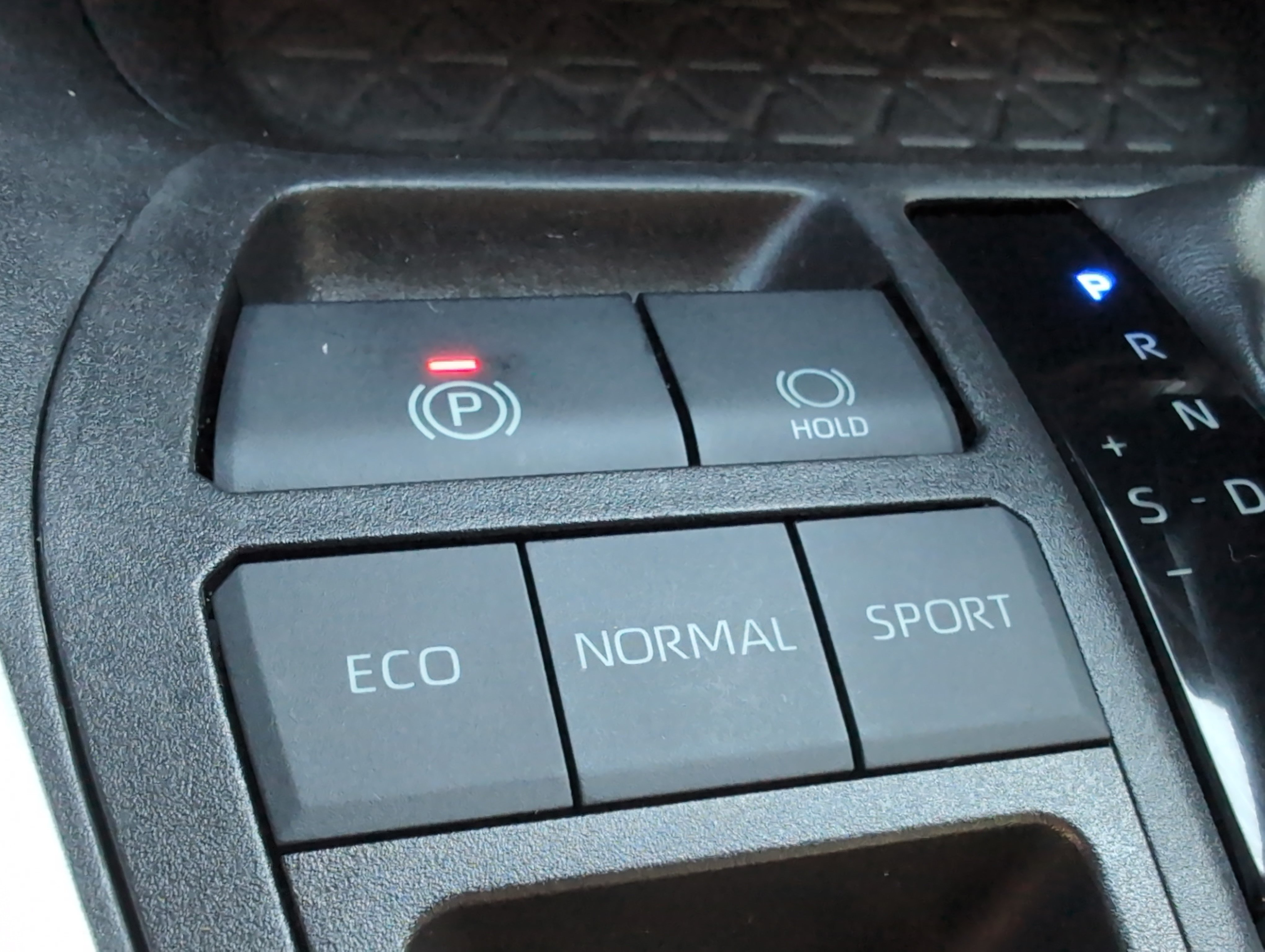 Certified 2022 Toyota RAV4 XLE Premium FWD image 40