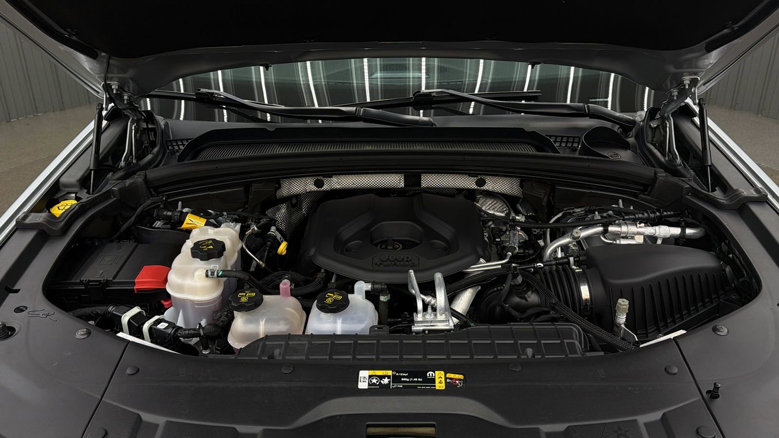 Used 2024 Jeep Grand Cherokee Limited 4xe w/ Luxury Tech Group II AWD/4WD image 16