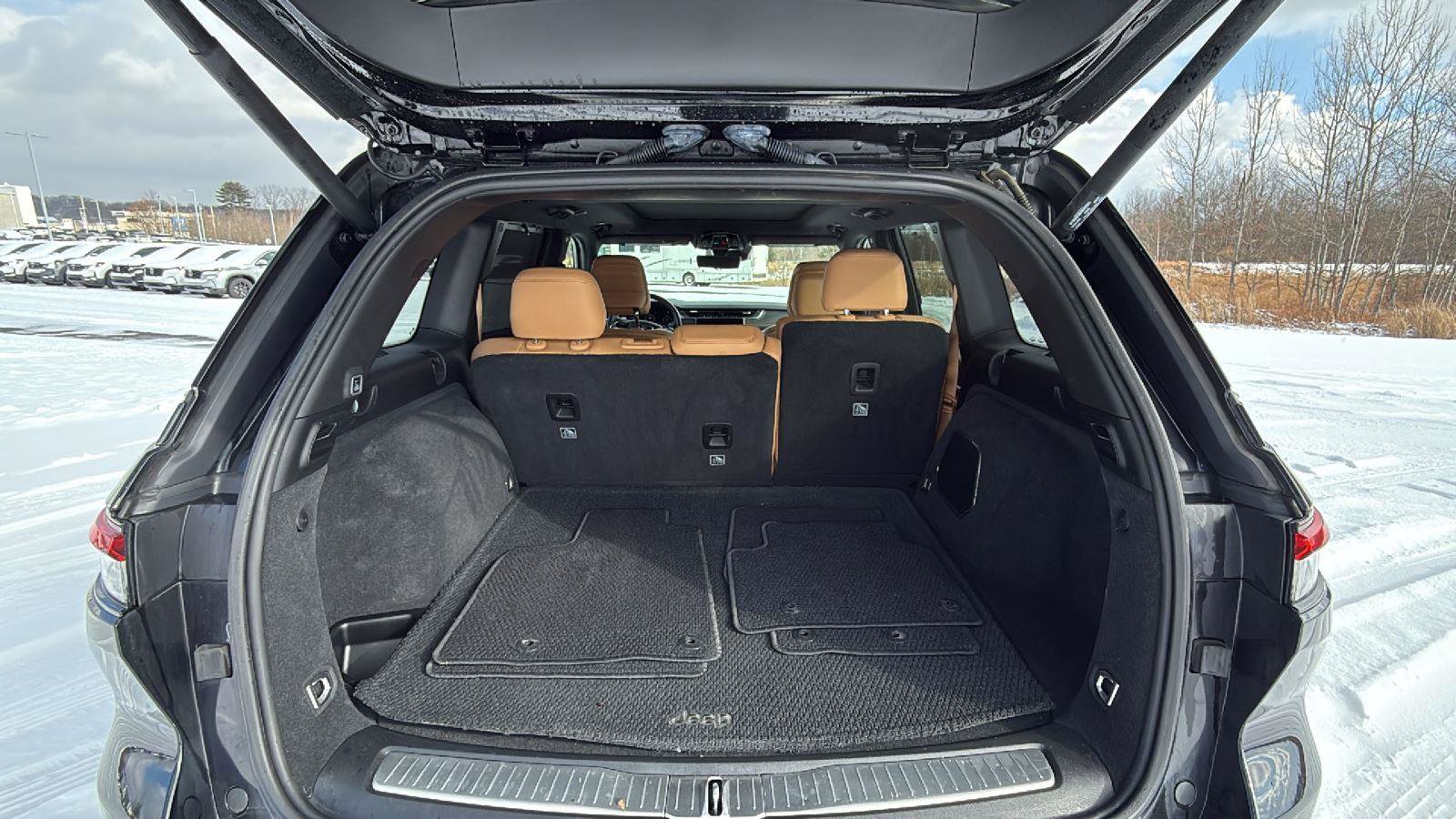 Used 2023 Jeep Grand Cherokee Summit w/ Adv Protech Group IV image 21