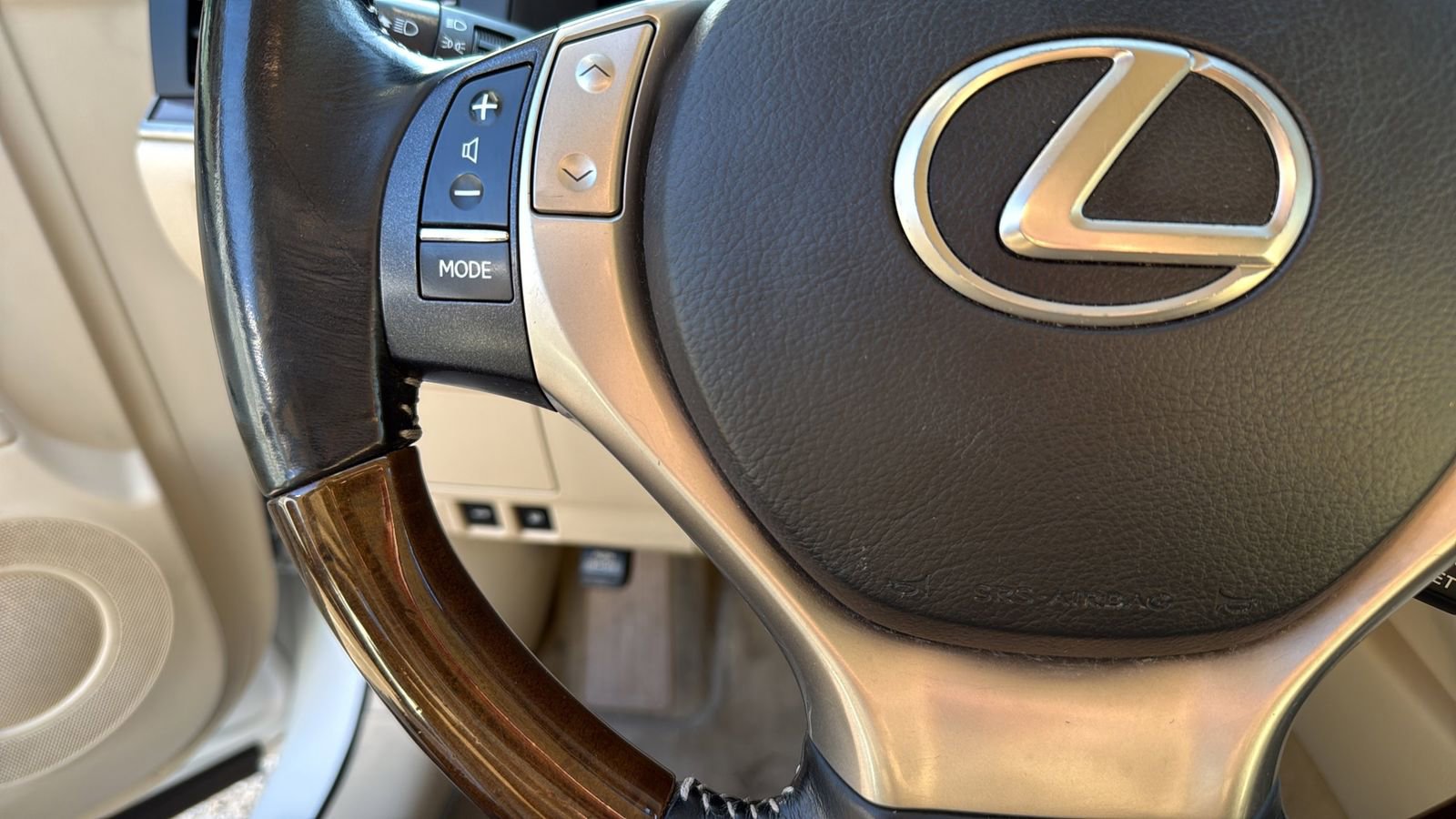 Used 2015 Lexus ES 350 w/ Premium Package FWD image 14