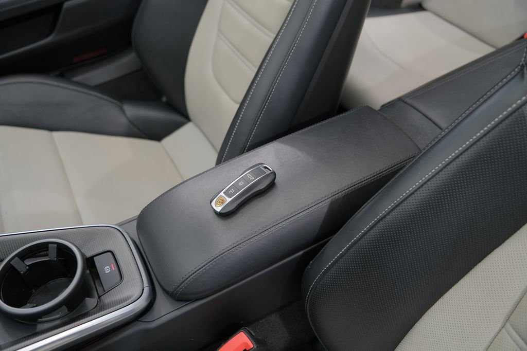 Used 2022 Porsche 911 Turbo image 23