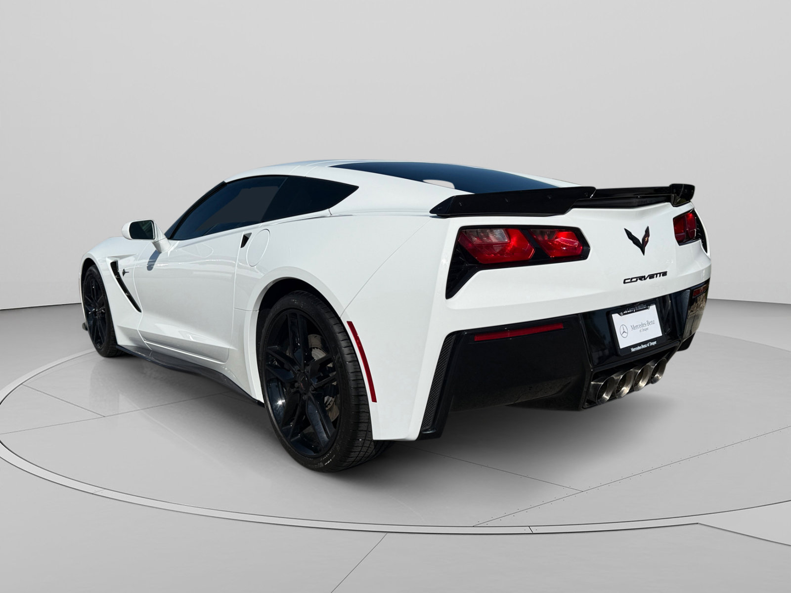 Used 2019 Chevrolet Corvette Stingray Coupe RWD image 3