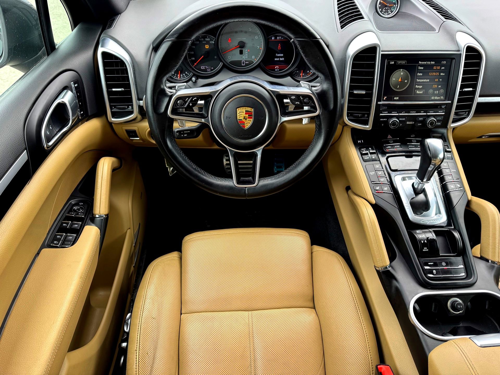 Used 2015 Porsche Cayenne S image 23