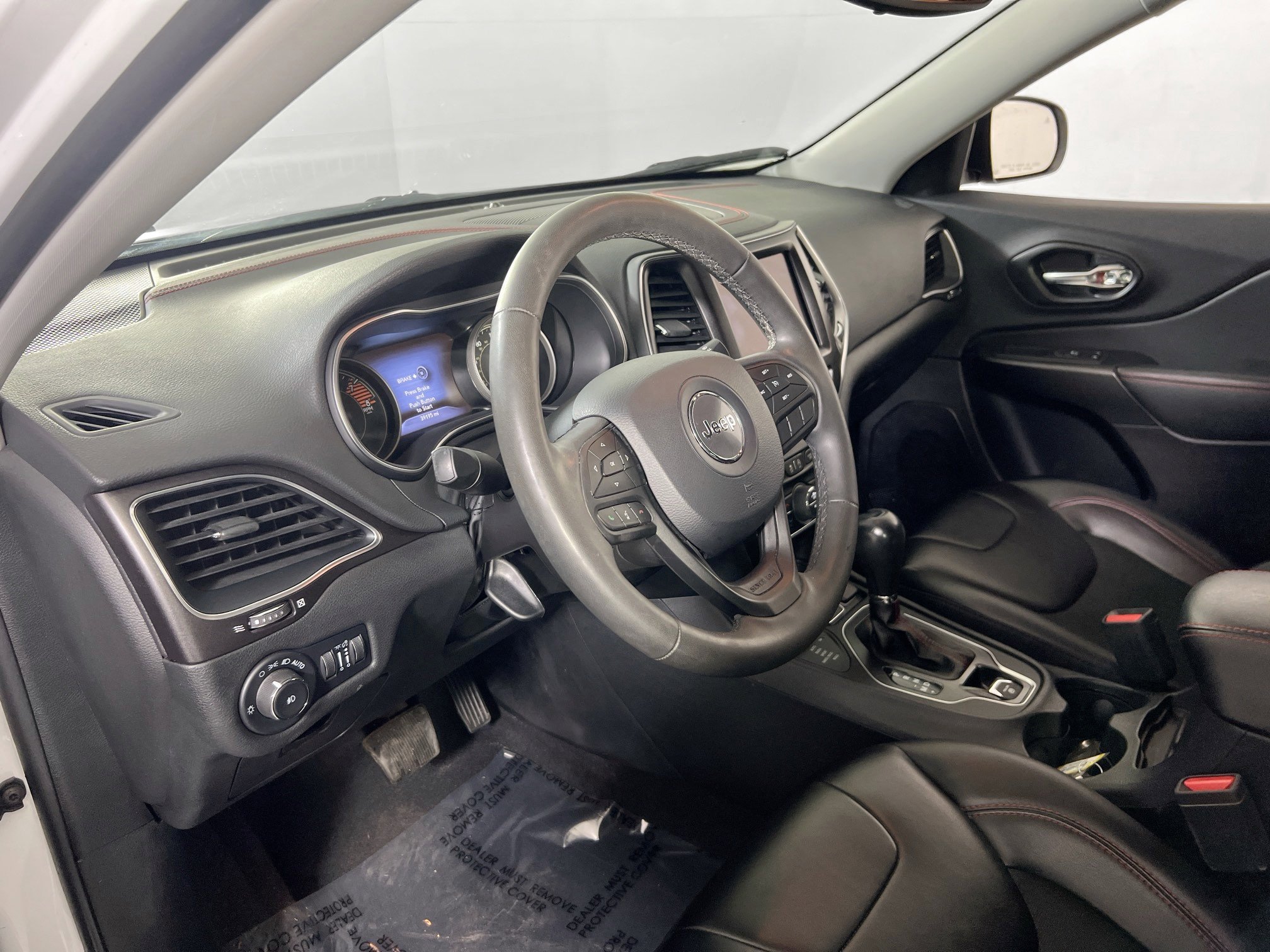 Used 2022 Jeep Cherokee Trailhawk w/ Trailer Tow Group AWD/4WD image 9