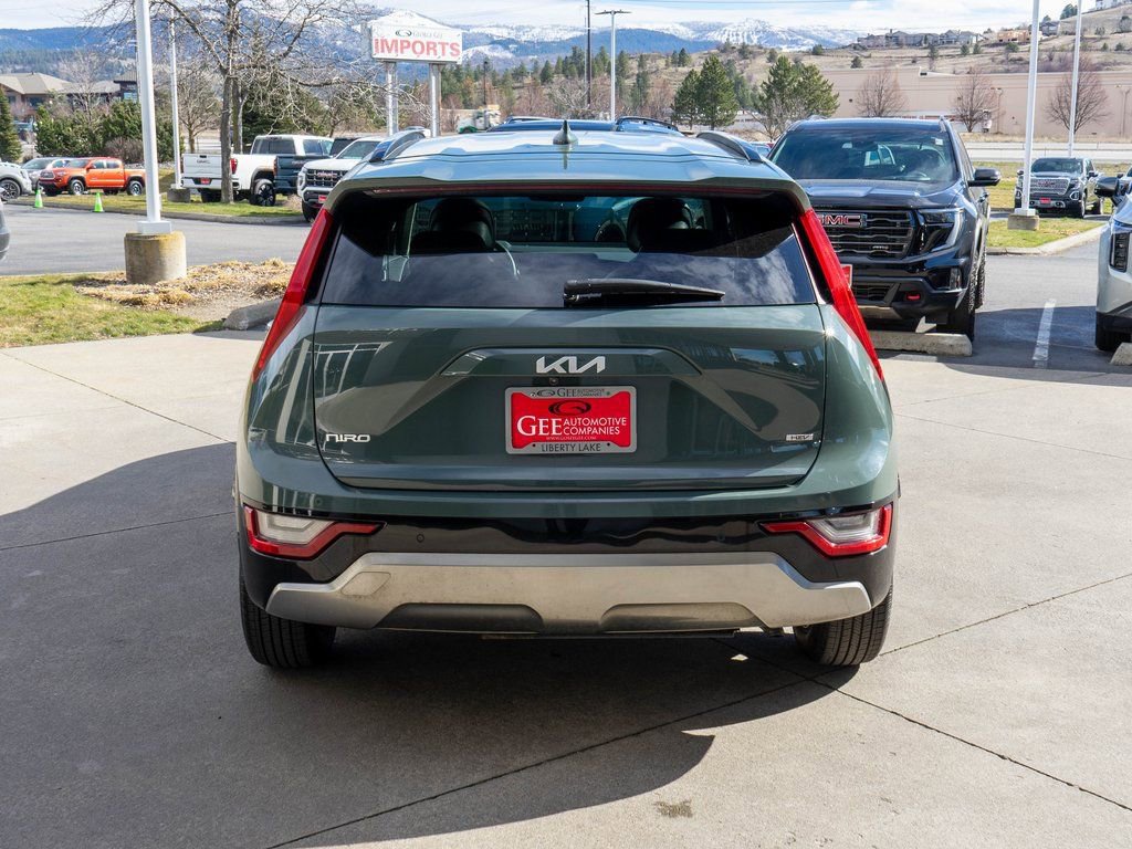 Used 2023 Kia Niro SX Touring FWD image 6