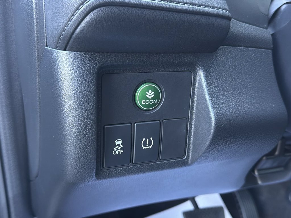 Used 2022 Honda HR-V LX image 17