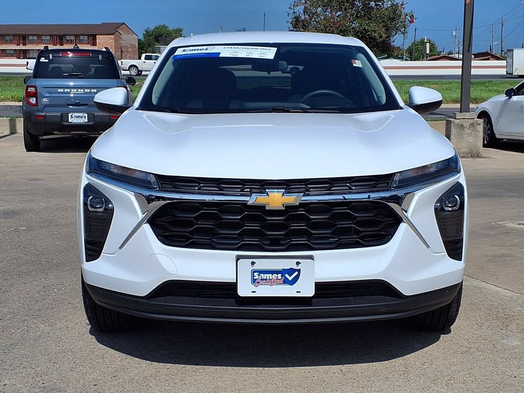 Used 2026 Chevrolet Trax LS w/ LS Convenience Package FWD image 3