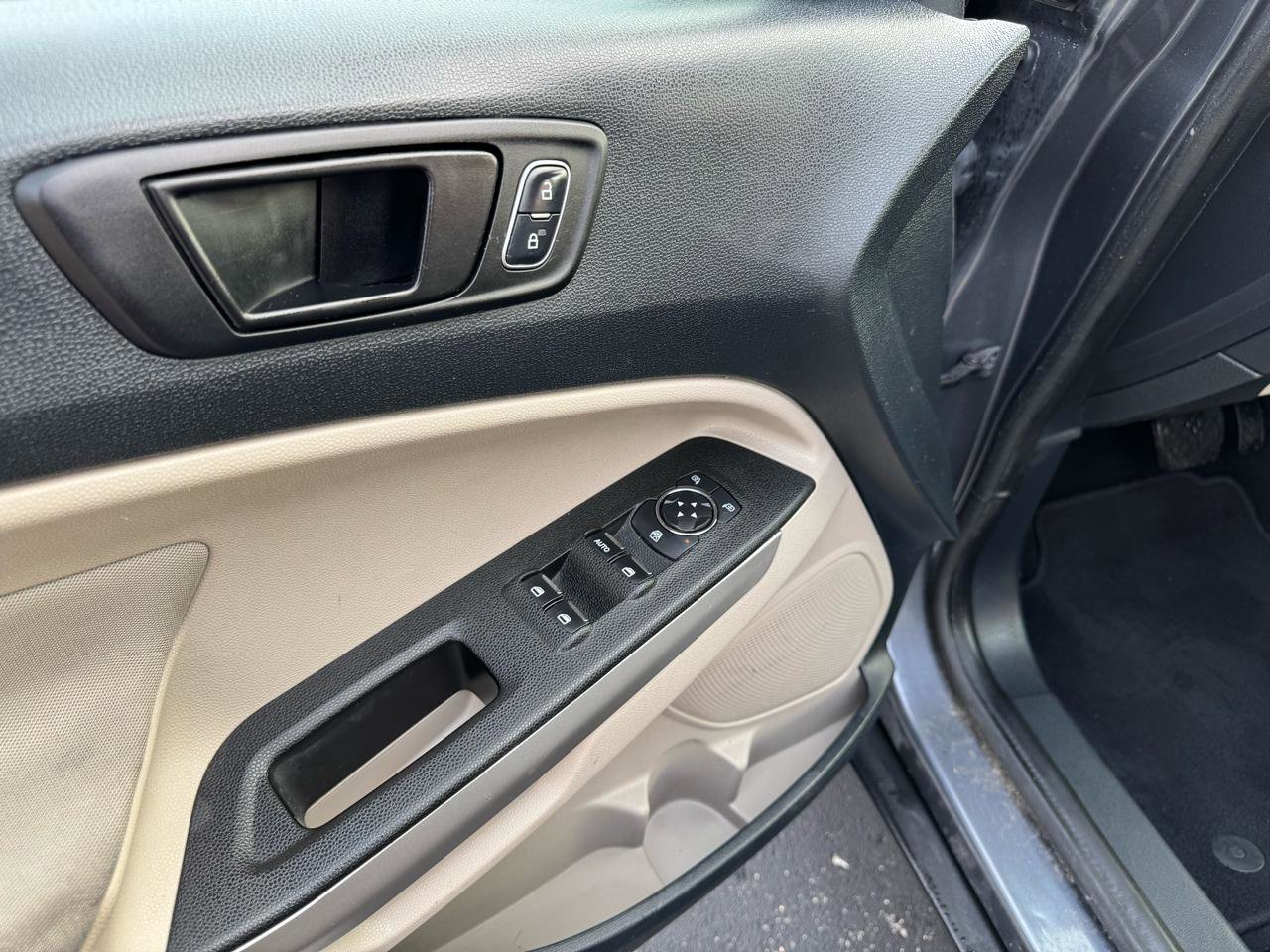 Used 2018 Ford EcoSport S FWD image 29