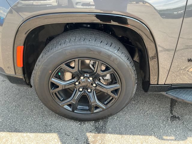 Used 2024 Jeep Wagoneer Series II AWD/4WD image 21