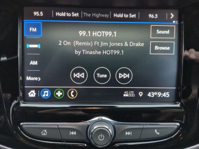 Used 2022 Chevrolet Trax LT w/ LT Convenience Package image 13