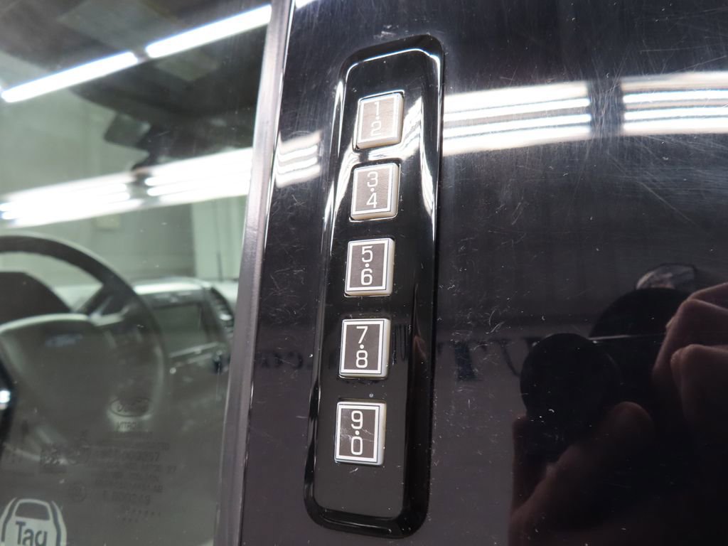 Used 2022 Ford F450 XLT w/ XLT Premium Package image 45