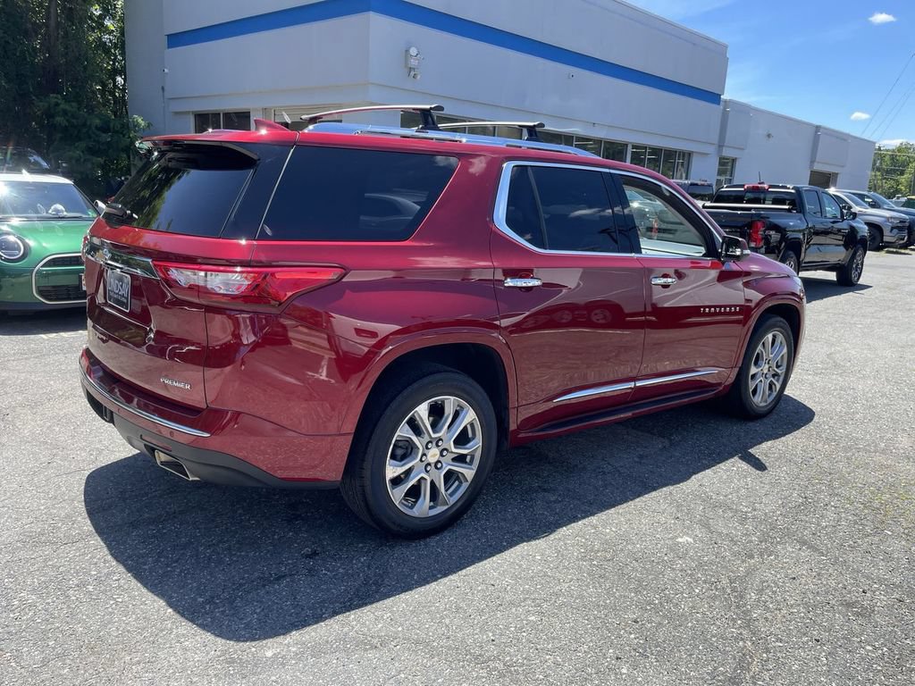 Used 2021 Chevrolet Traverse Premier w/ LPO, 'HIT The Road' Package AWD/4WD image 9