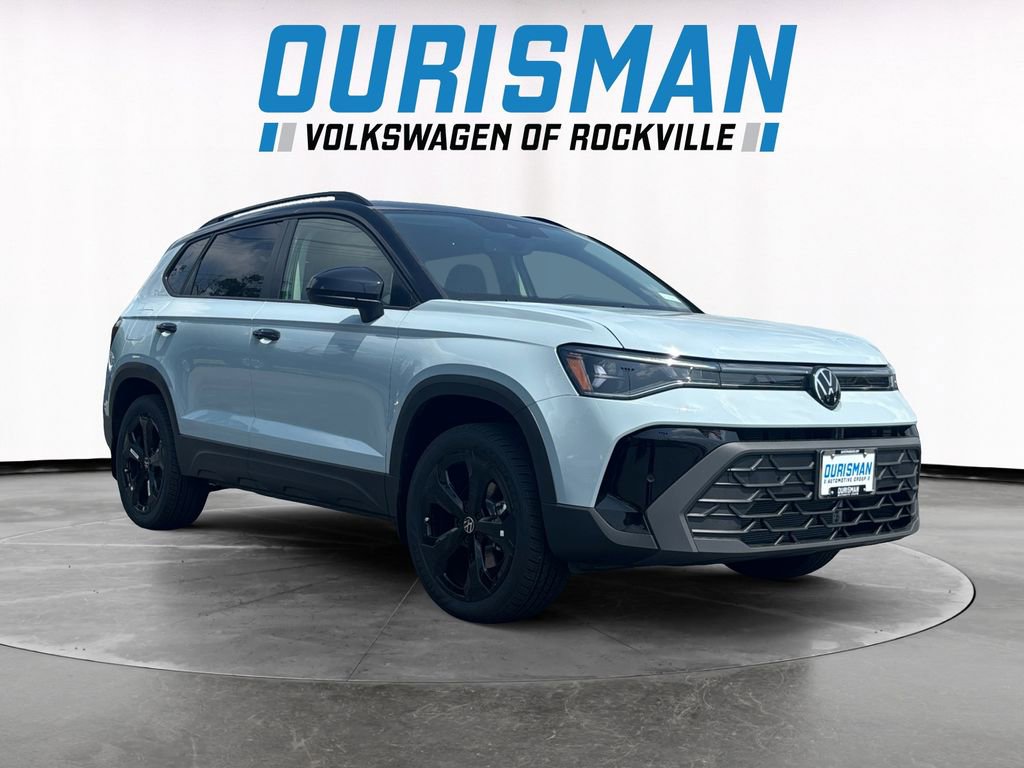 Used 2025 Volkswagen Taos SE image 1