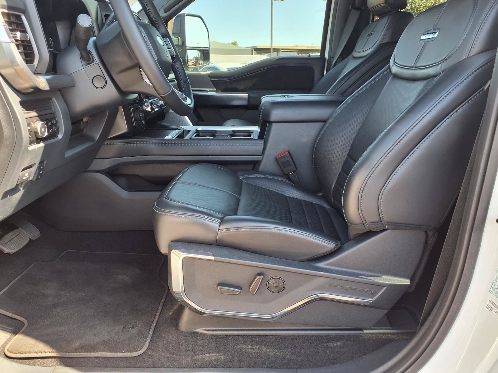Certified 2025 Ford F250 Platinum AWD/4WD image 24
