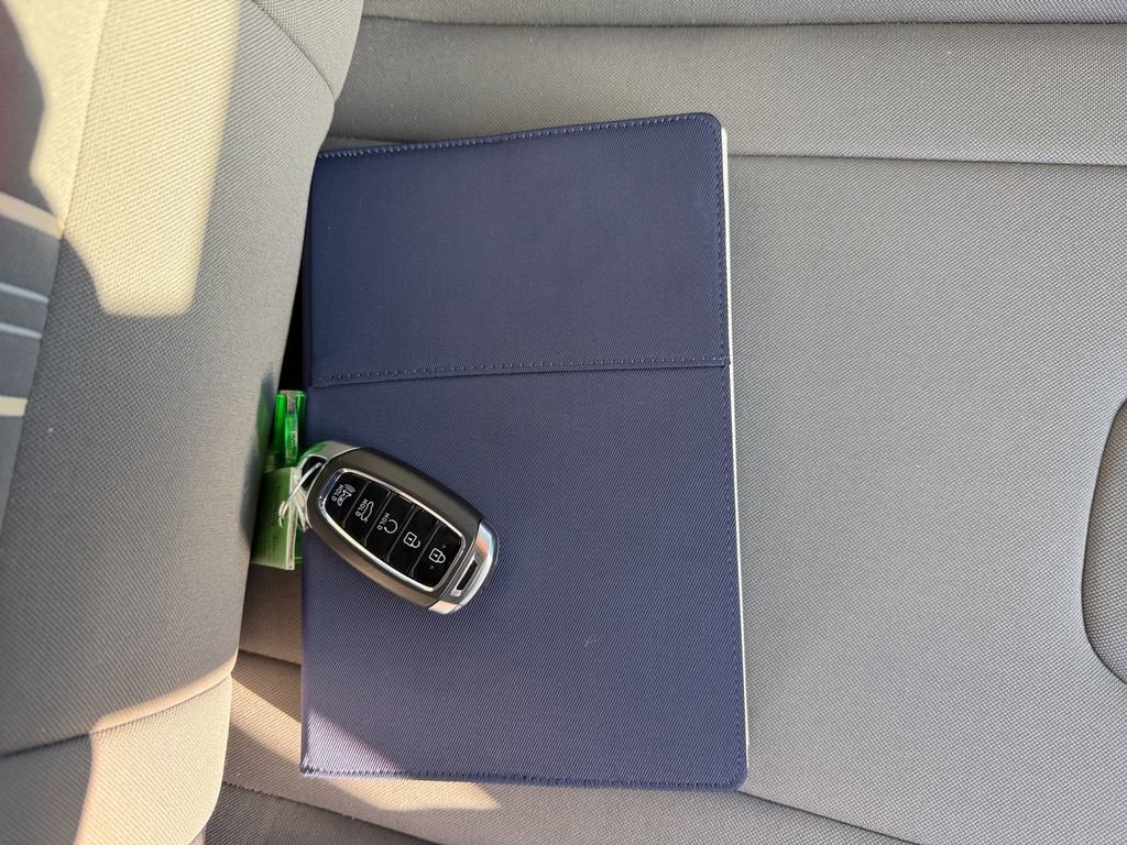 Certified 2023 Hyundai Elantra Blue image 29