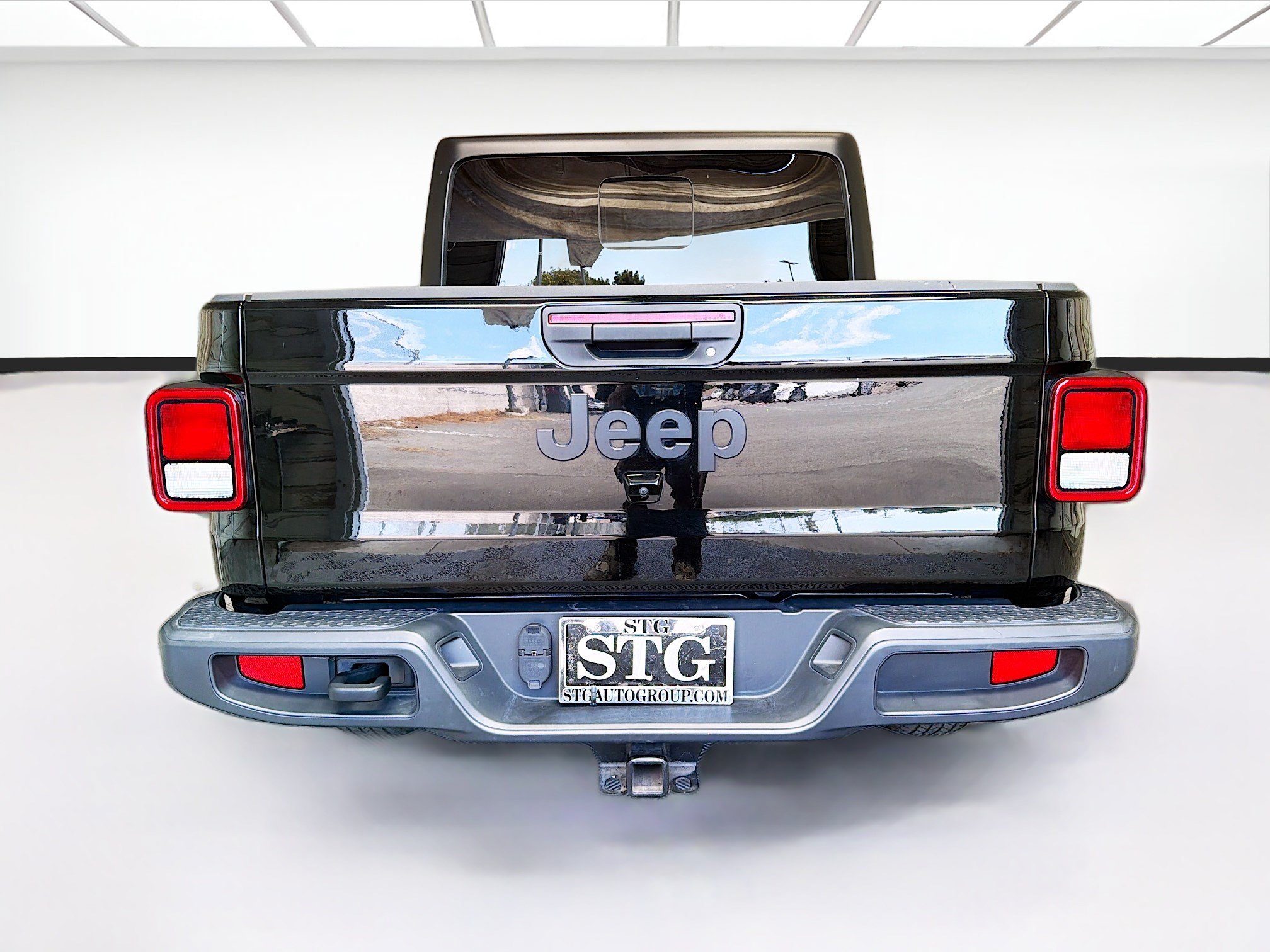 Used 2023 Jeep Gladiator Sport AWD/4WD image 5