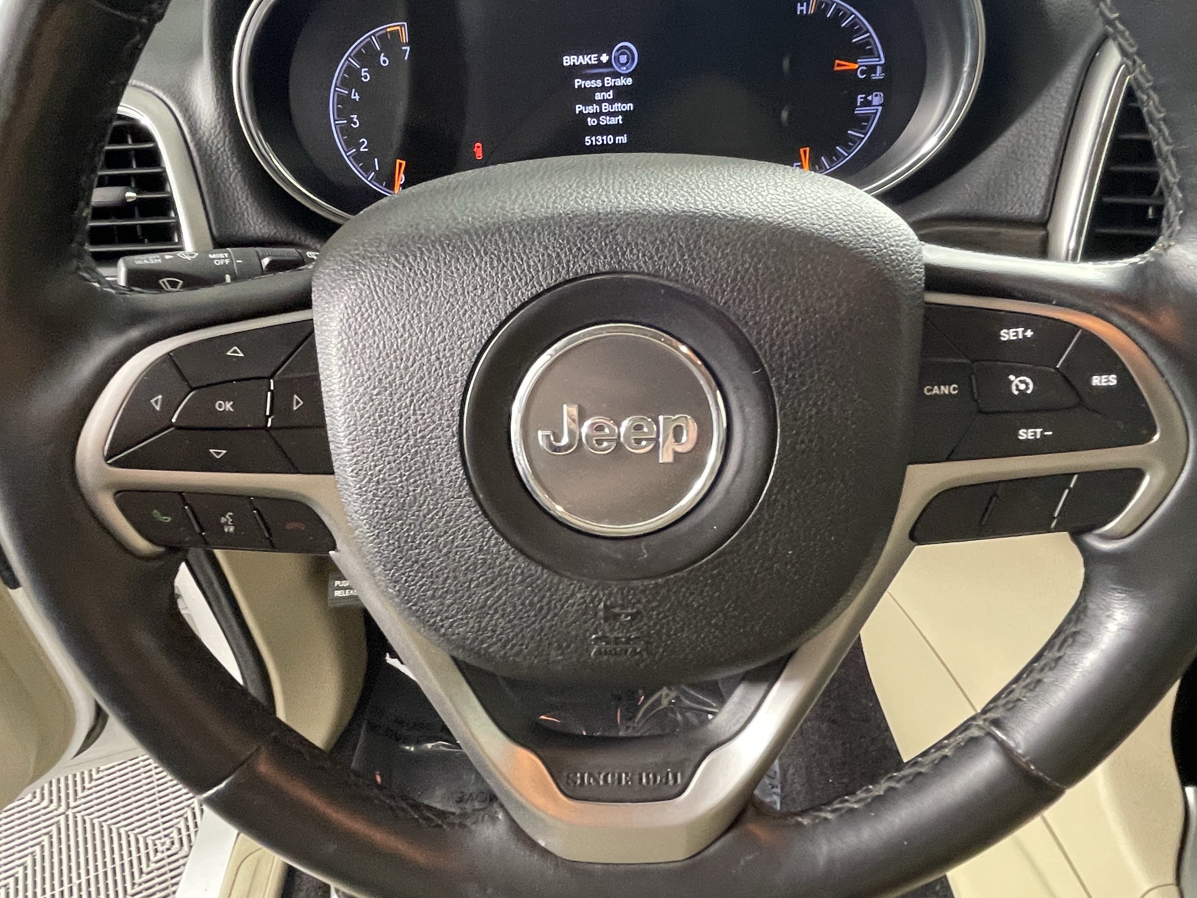 Used 2018 Jeep Grand Cherokee Laredo AWD/4WD image 19