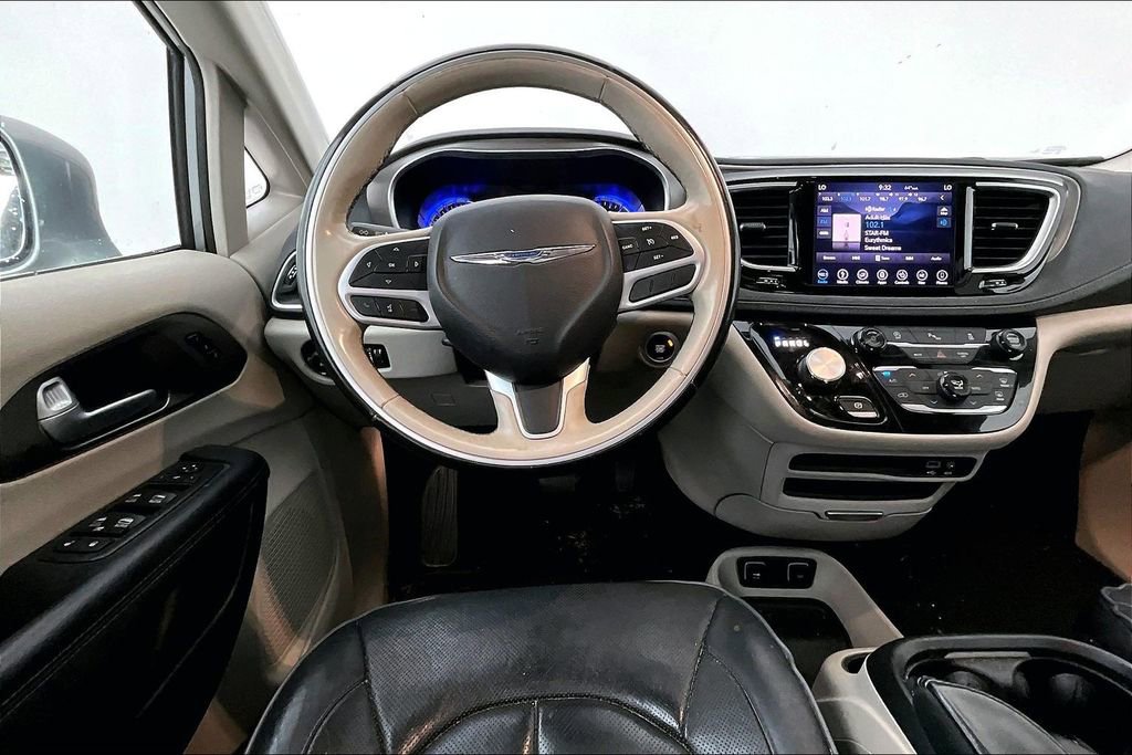 Used 2018 Chrysler Pacifica Limited image 7