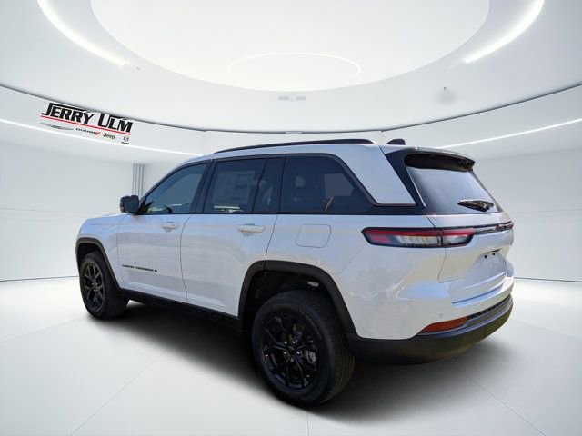 New 2026 Jeep Grand Cherokee Altitude RWD image 5
