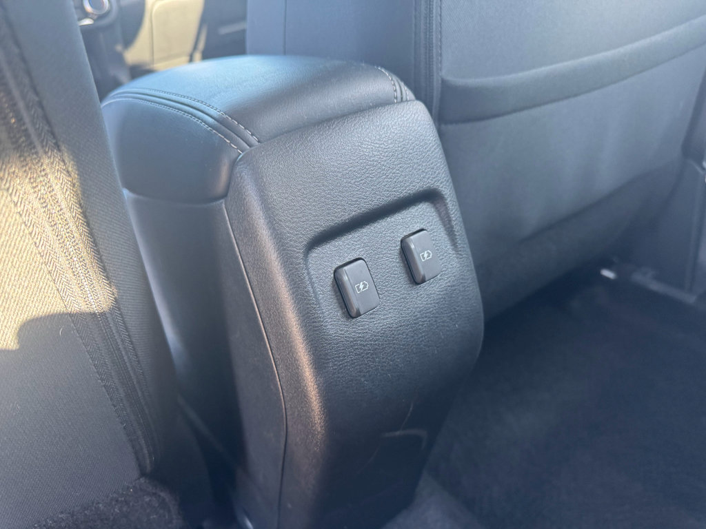 Used 2024 Nissan Kicks SV image 18