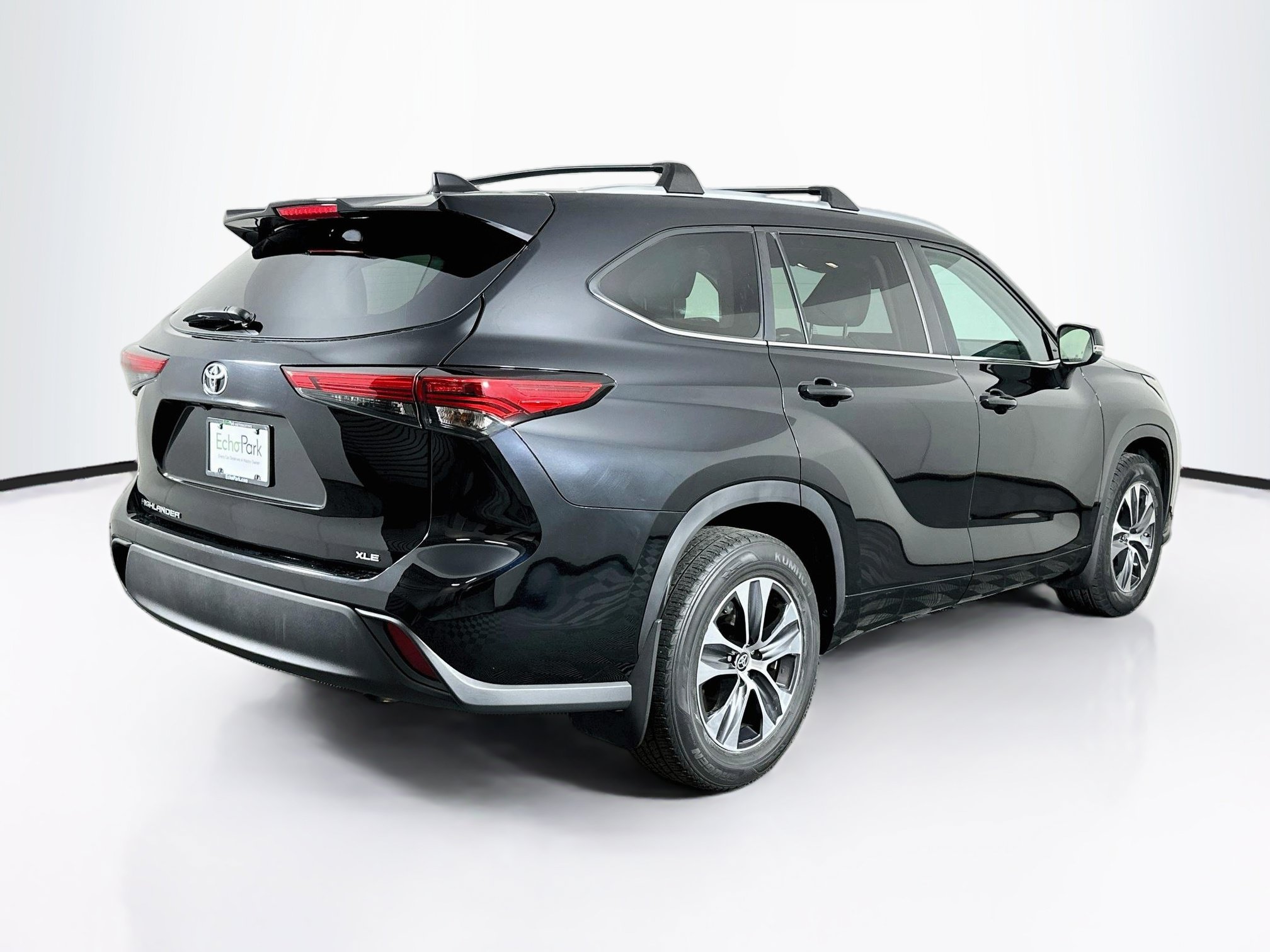 Used 2023 Toyota Highlander XLE FWD image 9