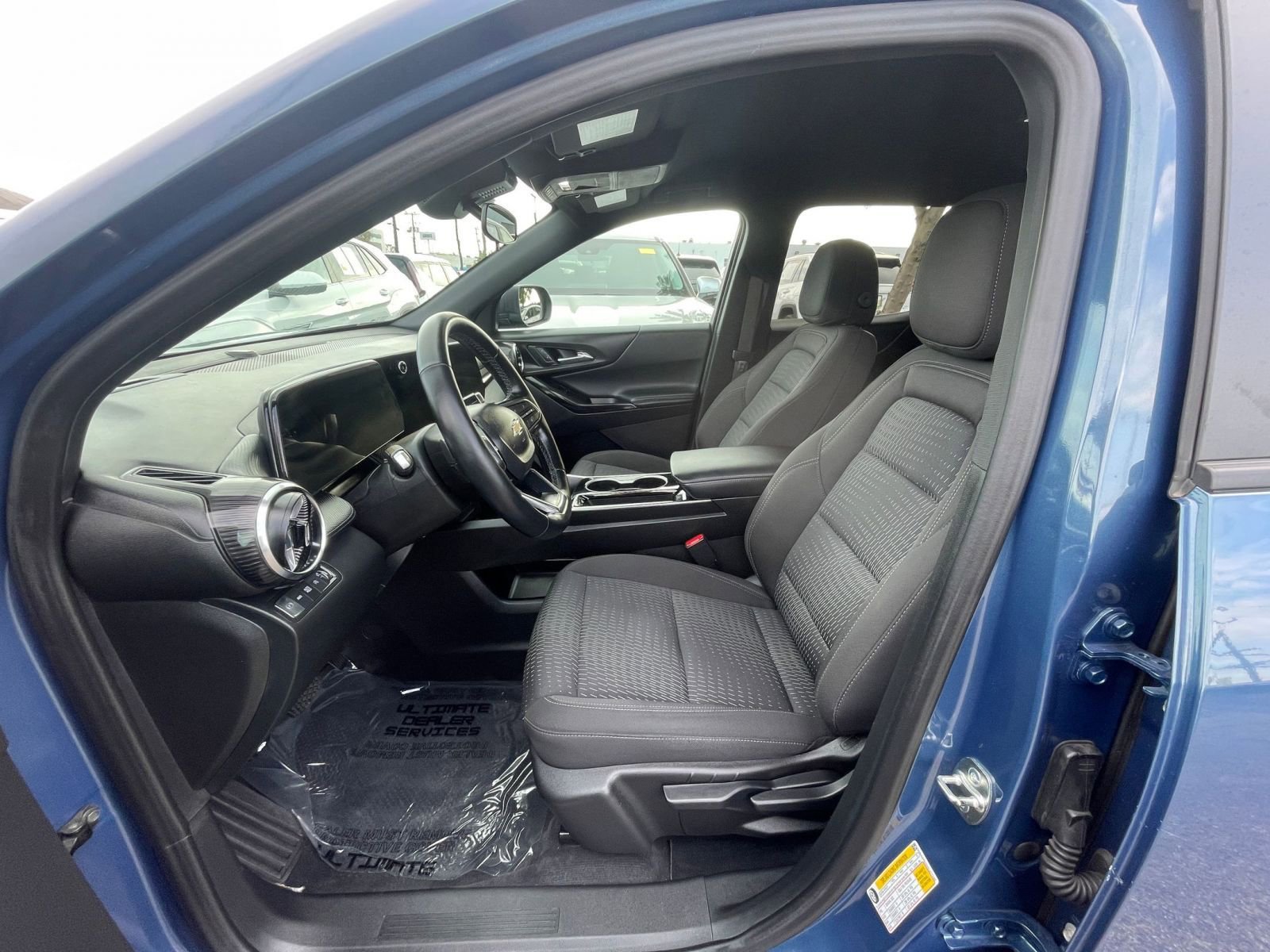 Used 2025 Chevrolet Equinox LT image 27