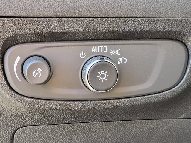 Used 2025 Buick Encore GX Preferred AWD/4WD image 13