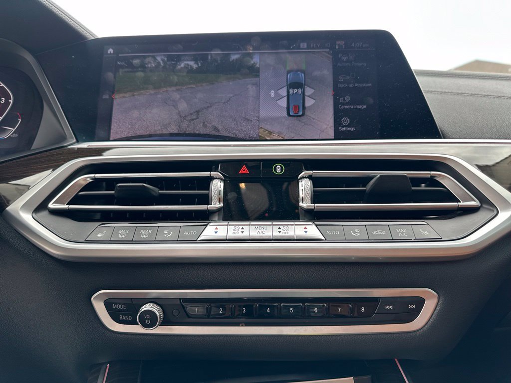 Used 2021 BMW X7 xDrive40i w/ Premium Package AWD/4WD image 40