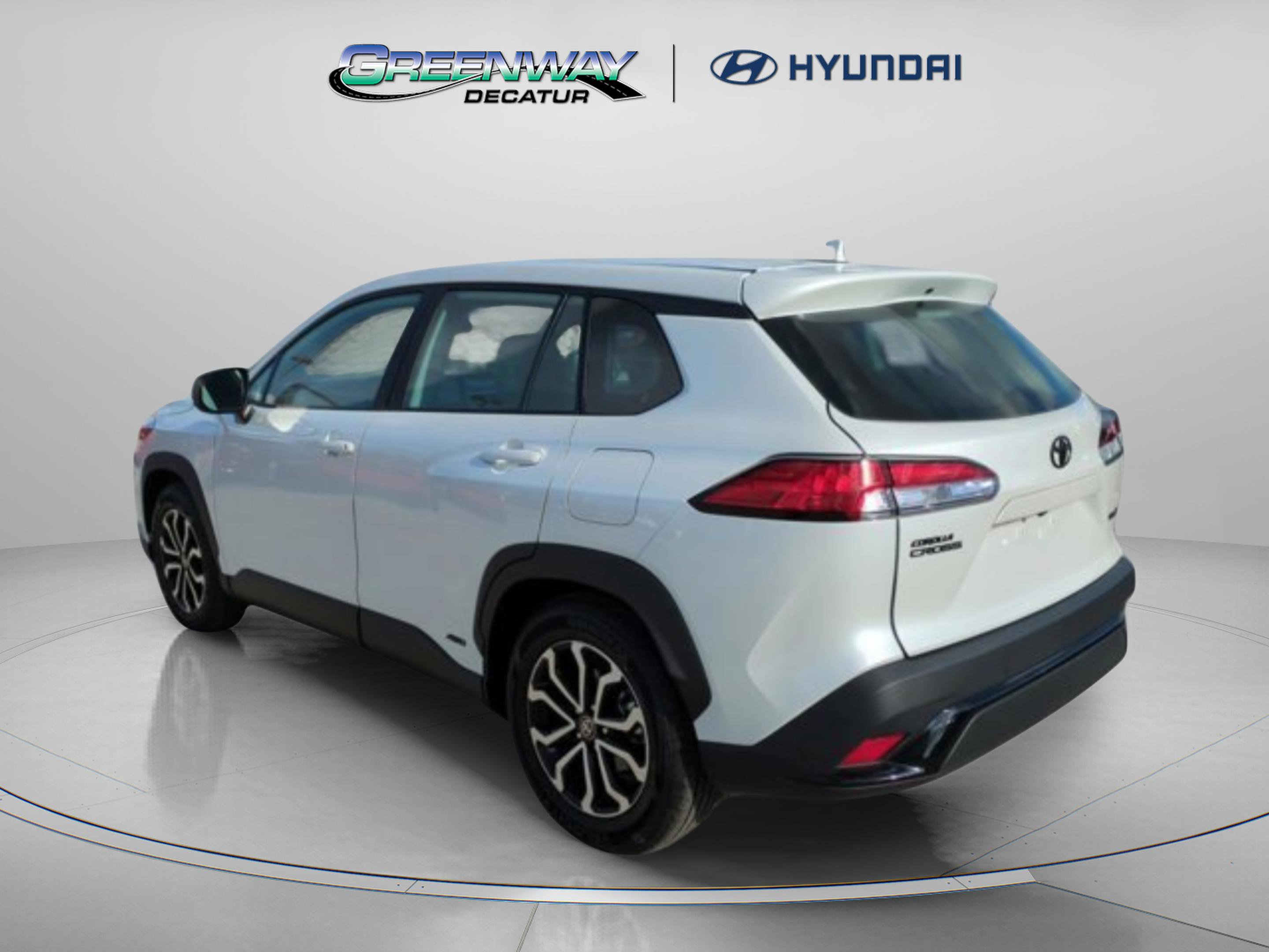 Used 2024 Toyota Corolla Cross S AWD/4WD image 6